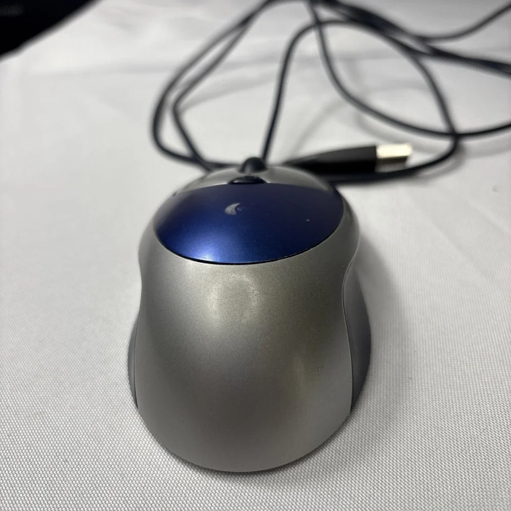 Used Original Logitech Click! Optical‎ Mouse M-BT85 USB